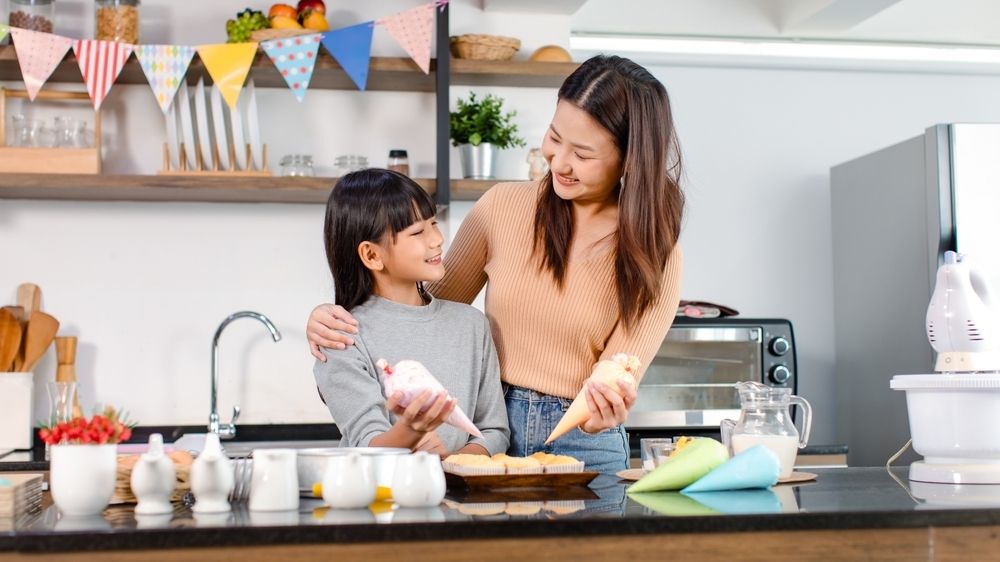 แม่ลูกที่ทำขนมคลีนประทานง่ายเอง
