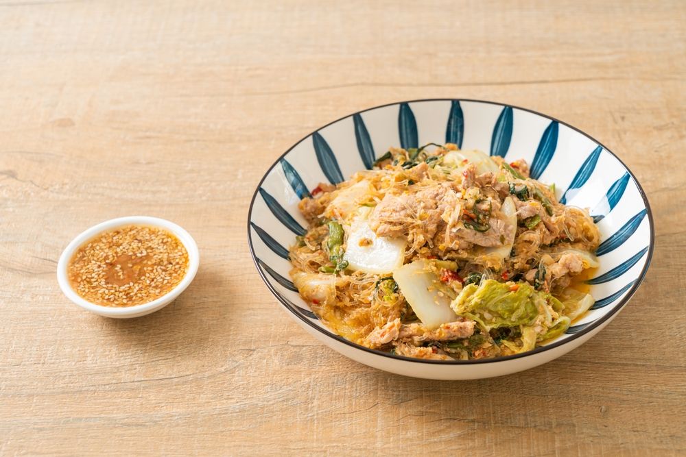 เคล็ดลับวิธีผัดสุกี้แห้งโบราณ หมูนุ่ม รสชาติเข้มข้น