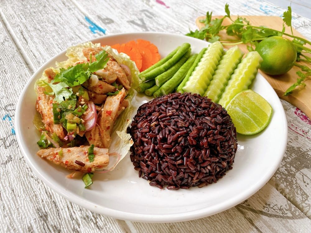 ข้าวไรซ์เบอร์รี่น้ำตกไก่ย่าง